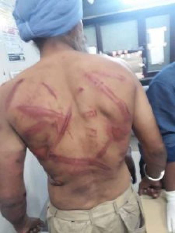Sikh Auto Driver Brutally Beaten by Delhi Police
