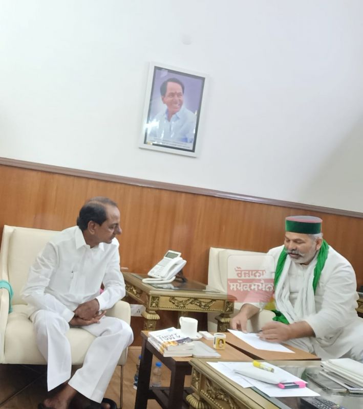 CM KC Rao and Farmers Leader Rakesh Tikait