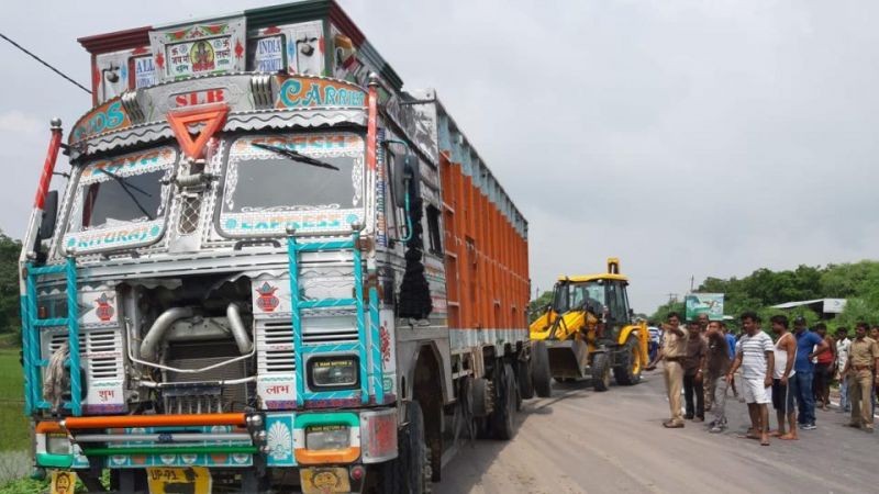 Unnao woman who accused BJP MLA of raping her hit by truck, 2 relatives dead