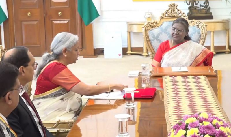 Nirmala Sitharaman met President Draupadi Murmu