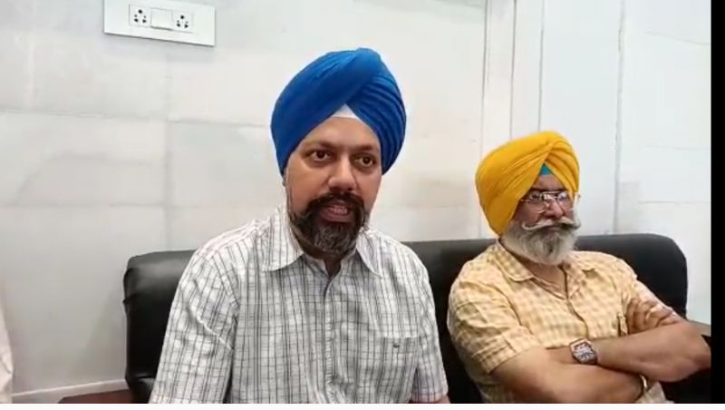 Sikh MP from England Tanmanjit Singh Dhesi paid obeisance at Darbar Sahib