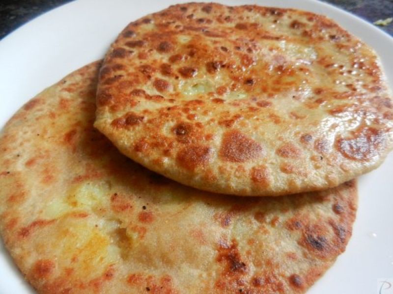 allo cheese paratha