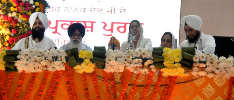 Famous kirtani Jathe enthrall the audience with the supreme religious Kirtan