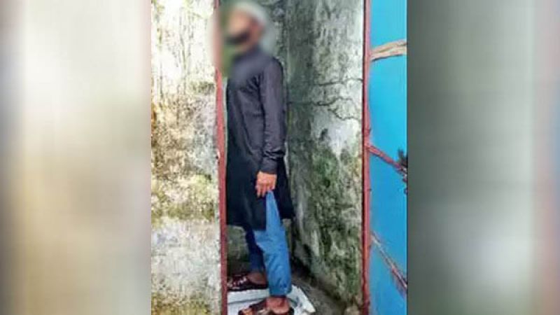 MP govt demand selfie of groom standing in the toilet and bride gets Rs 51,000 