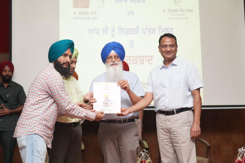 Dr. Inderbir Singh Nijjar handed over appointment letters to 61 junior map-navigators