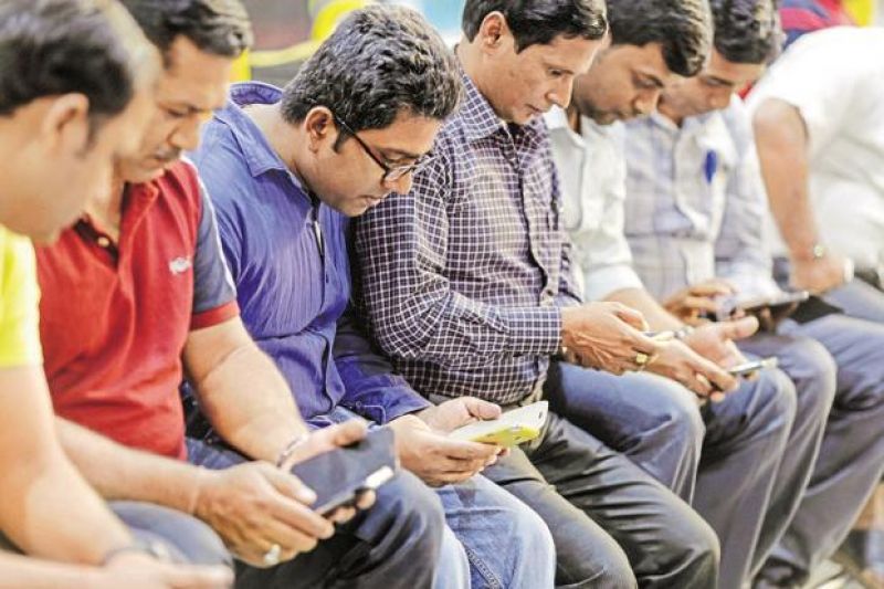 Only 17% Indians own smartphones