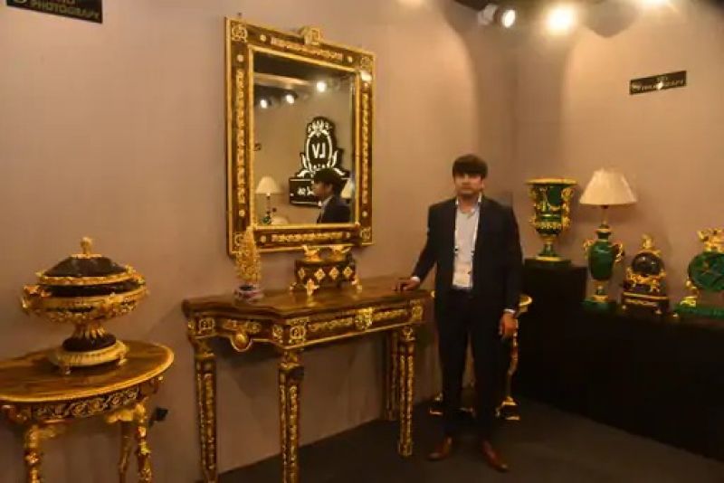 27 thousand salary man built a Royal bedroom worth Rs 3.50 crores