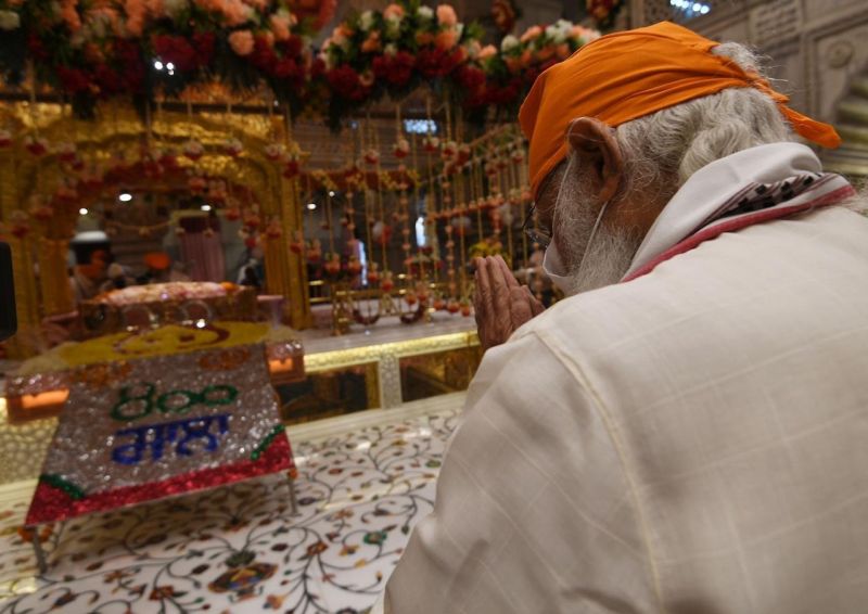 PM Narendra Modi visited Gurudwara Sis Ganj Sahib in Delhi