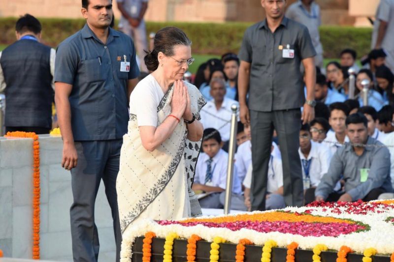 Sonia Gandhi paying homage to Mahatma Gandhi on his 150th Birth Anniversary
