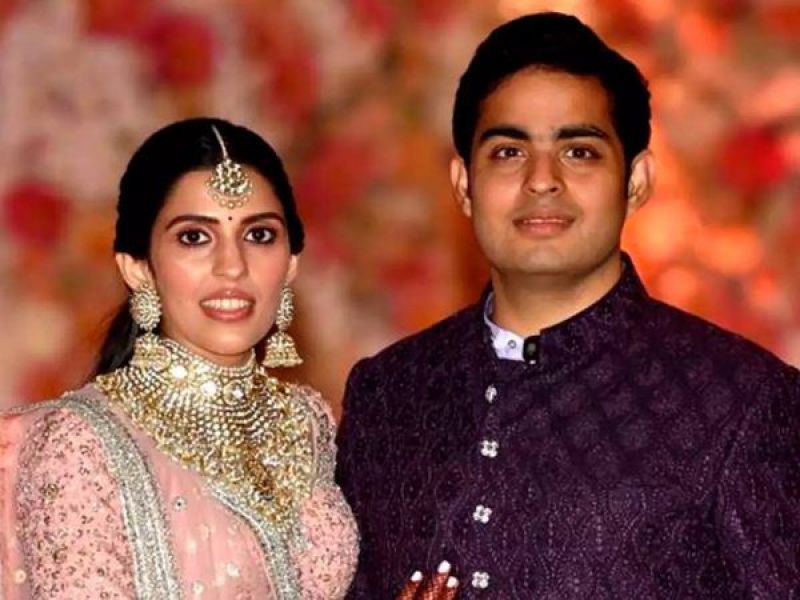 Akash and his wife Shloka 