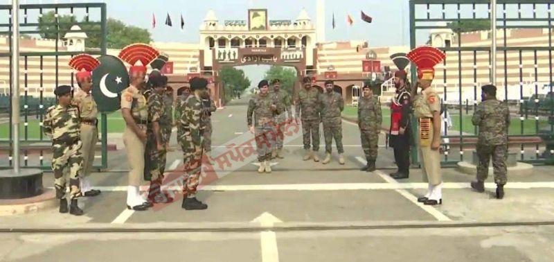 BSF and Pakistan Rangers greet each other at Bakrid on Attari-Wagah borderBSF and Pakistan Rangers greet each other at Bakrid on Attari-Wagah border