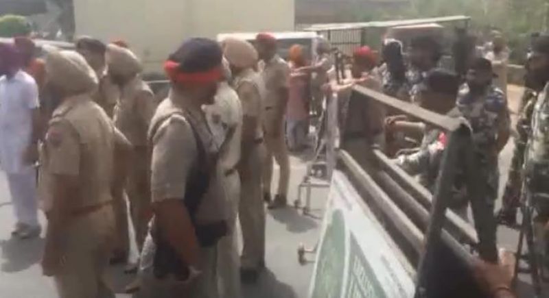 Clash between Sikh organizations and supporters of Dera Sirsa