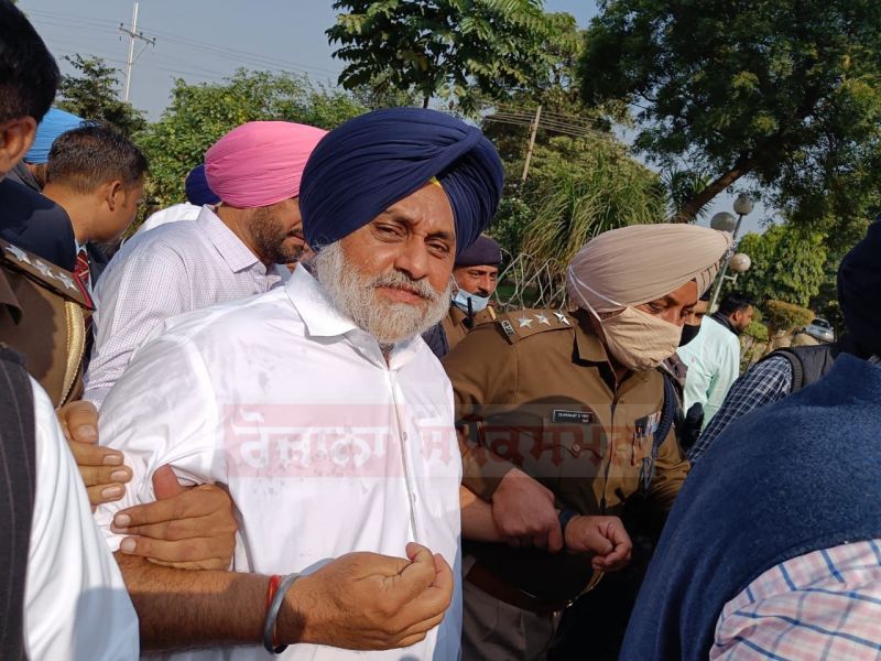 Sukhbir Singh Badal and other Akali leaders Arrested 
