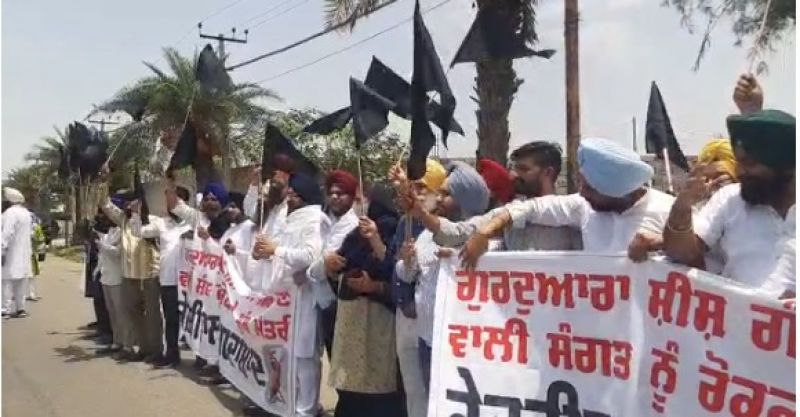 Arvind Kejriwal arrives in Amritsar