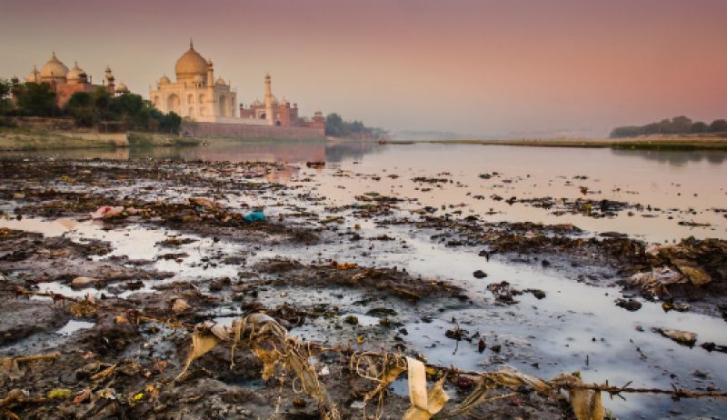 Taj Mahal surrounded by many dangers