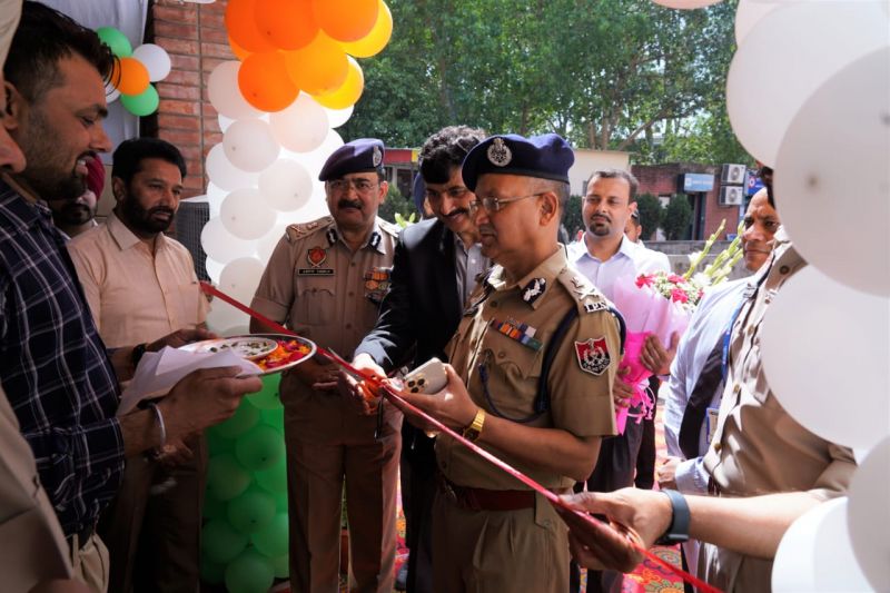 DGP Punjab VK bhawra leads from front, donates blood with Police Men