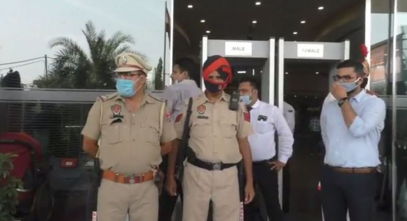 The farmers stopped the film Bell Bottom