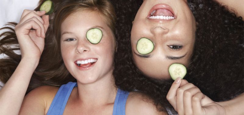 Cucumbers on eyes