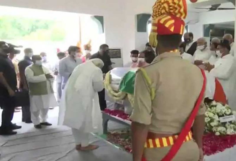 PM Modi Pays Tributes to Former UP CM