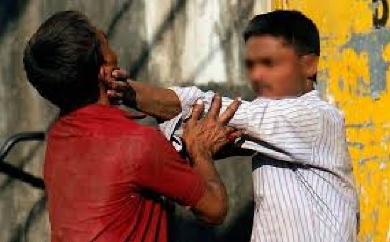 as 2 husbands fight, women leaves with third man