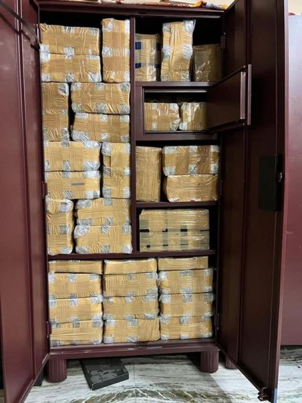 Rs 150 Crore (And Counting) Found At UP Businessman's Home In Tax Raid Rs 150 Crore (And Counting) Found At UP Businessman's Home In Tax Raid