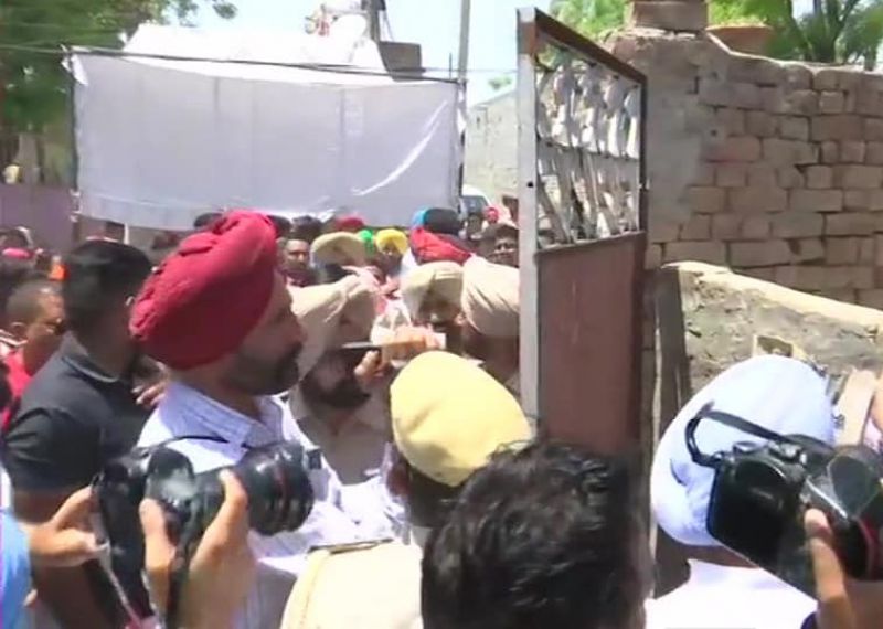 Violence in Talwandi Sabo during polling Violence in Talwandi Sabo during polling