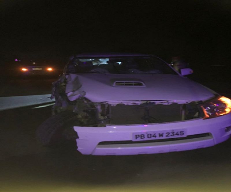 Tragic accident: A speeding car hit a motorcycle, killing 4 including 2 brothers