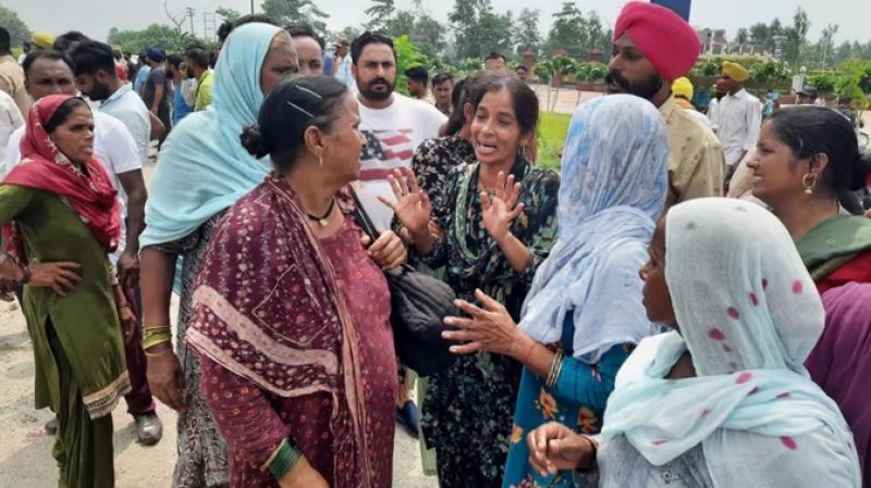 Trolley full of pilgrims overturned in Uttarakhand,