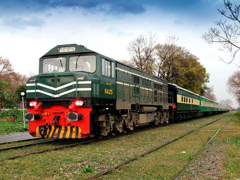 Pakistan suspends Samjhauta Express
