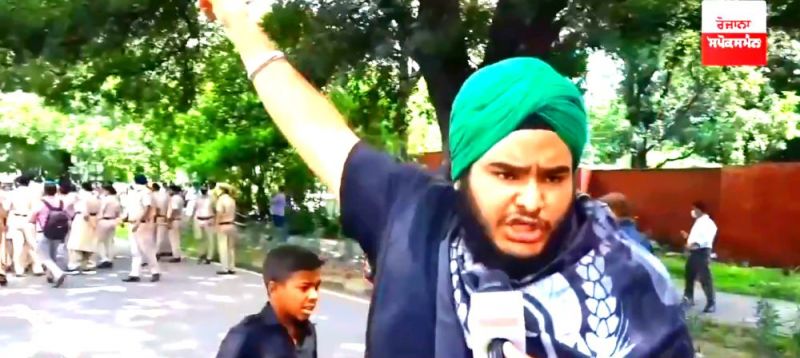 Police seal off press club in Chandigarh