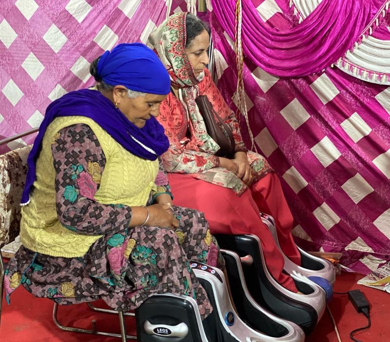 Khalsa aid setup foot and leg massaging machines for farmers 