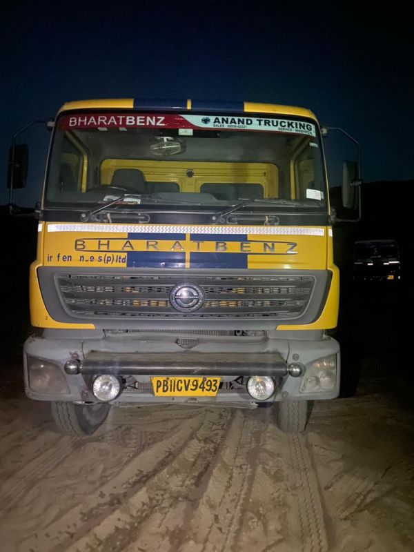  Mining Deptt Seizes Five Tippers & One Jcb Involved In Illegal Mining At Govt Sites