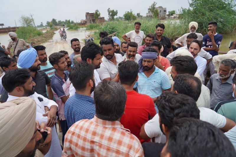 Raja Warring took stock of the damage caused to the crops due to heavy rain