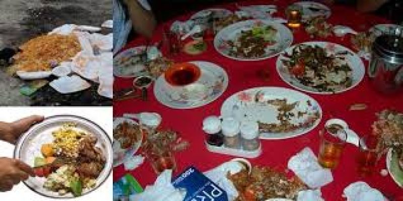 guests fight over shortage food plates at wedding in up guests fight over shortage food plates at wedding in up