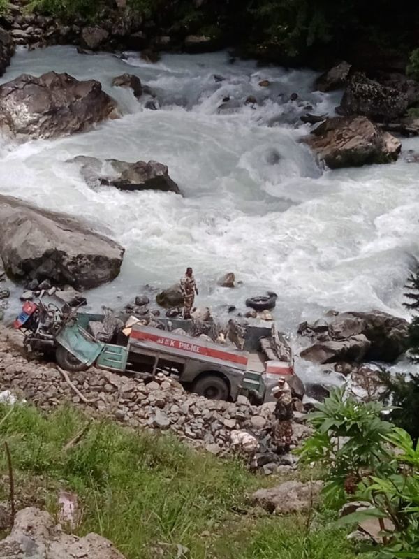At least 7 ITBP troopers dead as bus falls into gorge in J&K