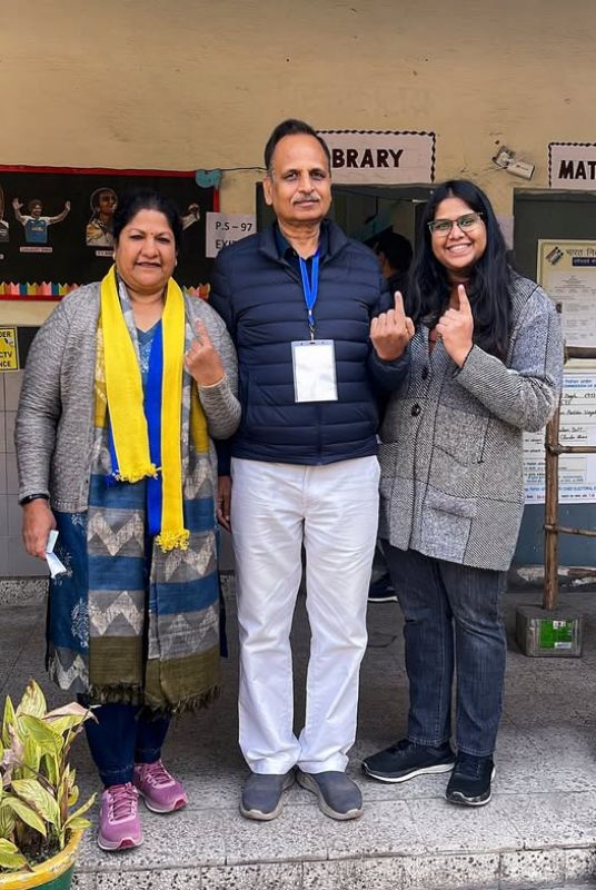 Delhi polls: Satyendar Jain casts vote Delhi polls: Satyendar Jain casts vote