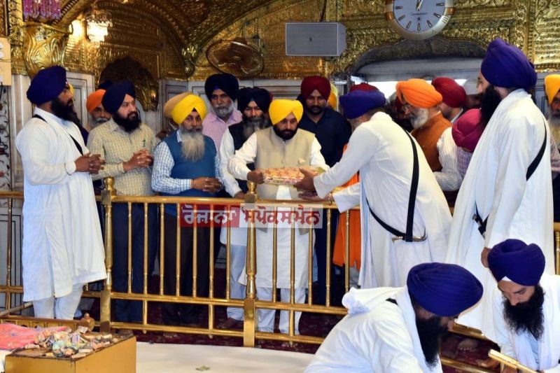 Bhagwant Mann and Arvind Kejriwal 