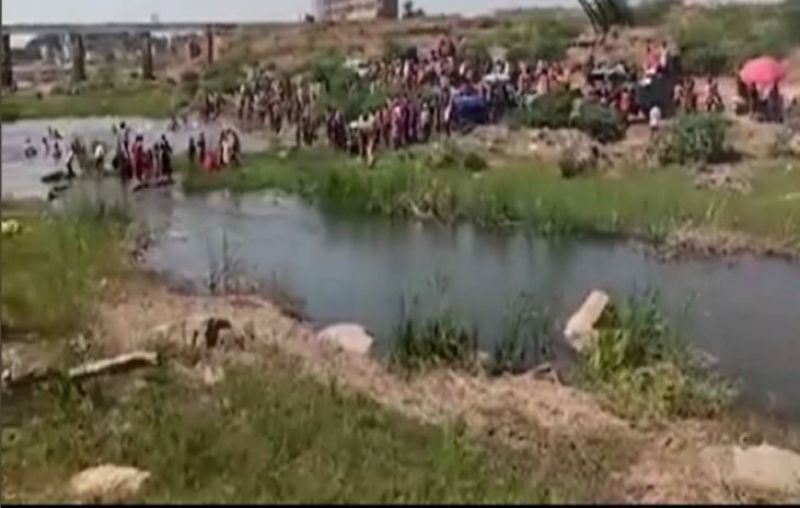 (Major accident happened in Agra) 