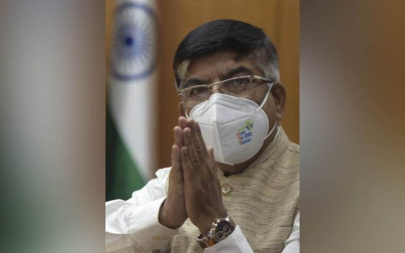 Rabindranath Tagore's mother refused to take him in her arms as he was dark, says Union minister