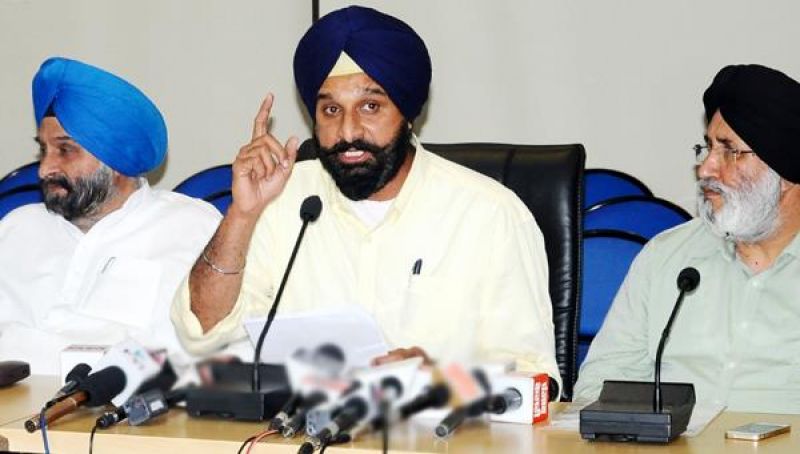  Majithia demands registration of FIR against Sidhu couple