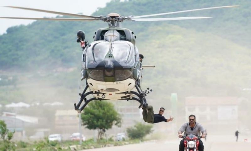Akshay helicopter stunt in Bangkok