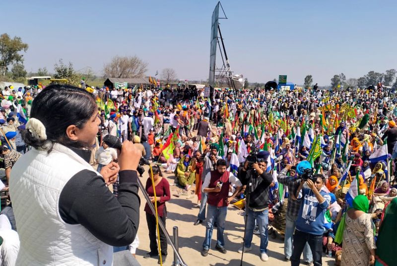 Women farmers protest at punjab haryana border