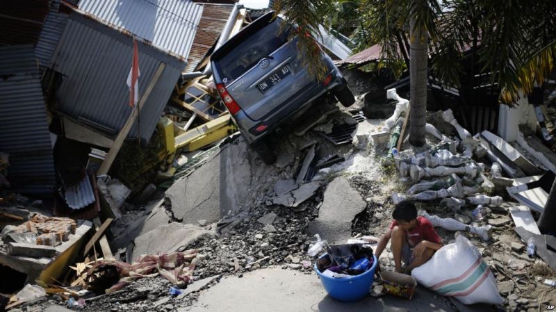 Sunami Hit Indonesia