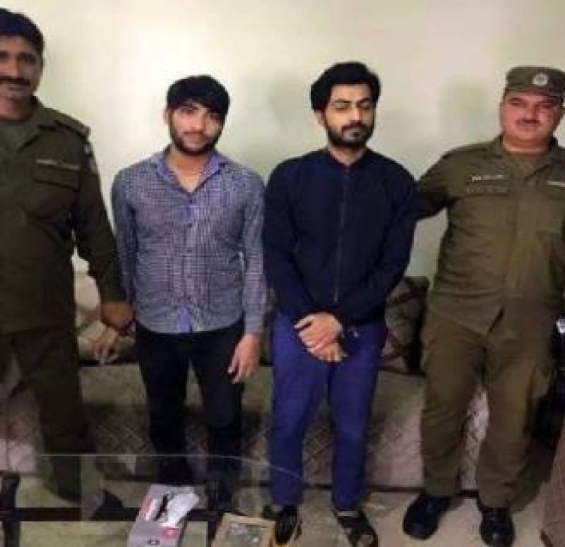 Pakistani husband torture wife 