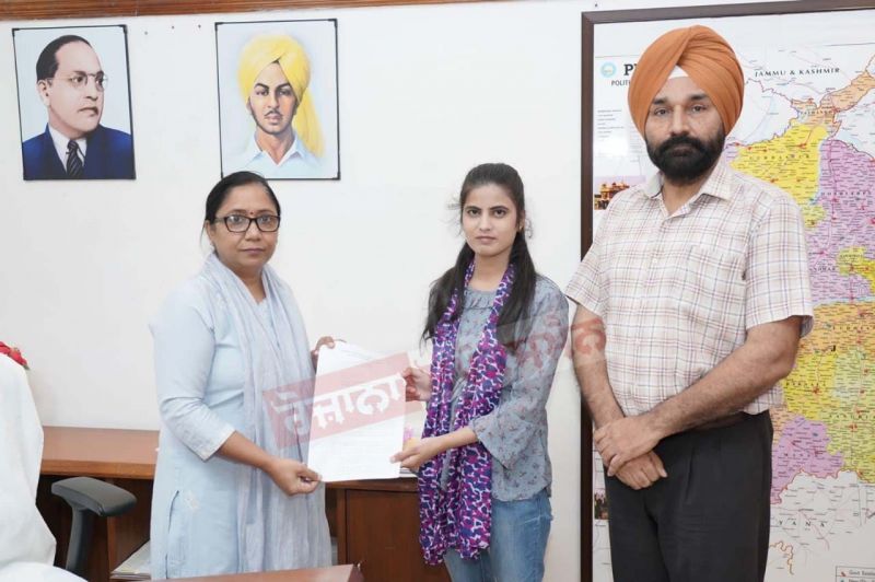 Social Security Minister hands over job letters to appointees on compassionate ground Social Security Minister hands over job letters to appointees on compassionate ground
