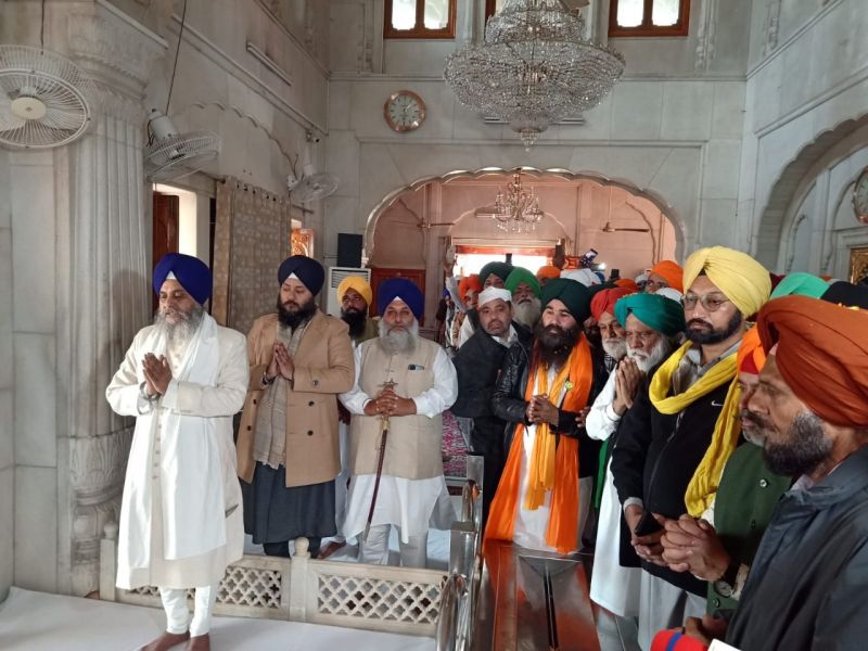 Farmer leaders paid obeisance at the Darbar Sahib Farmer leaders paid obeisance at the Darbar Sahib
