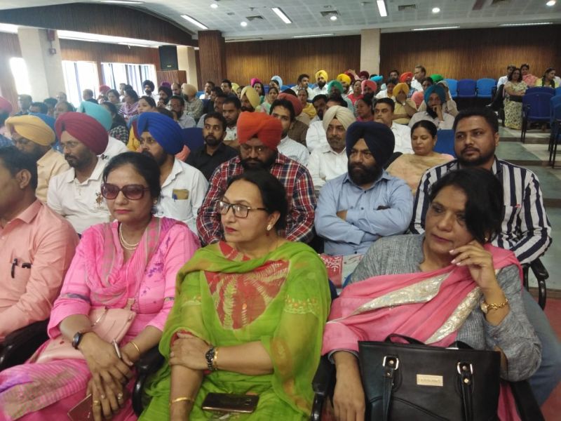 Writer teachers must try to successfully groom ten writer students