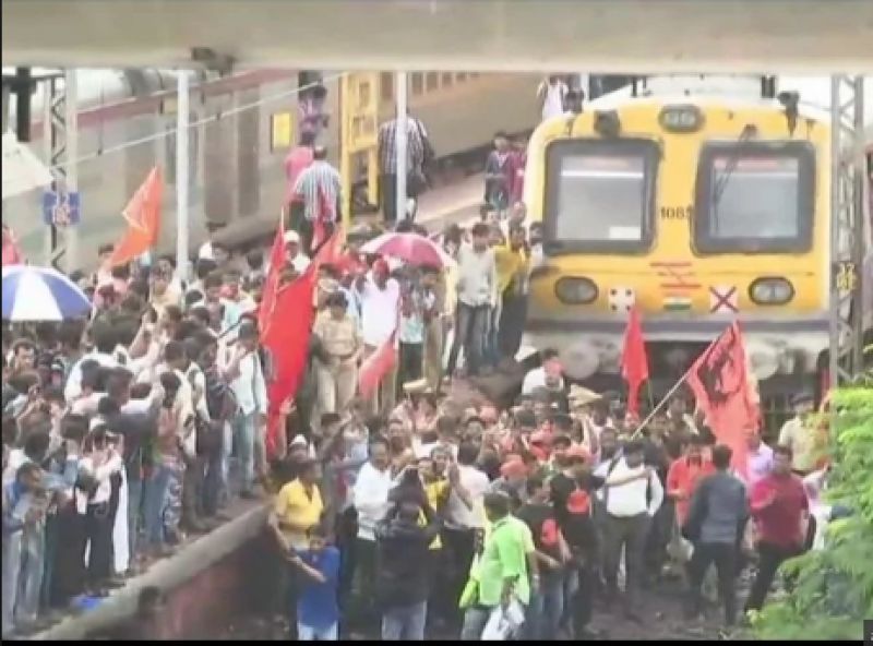 Mratha Andolan headed to mumbai