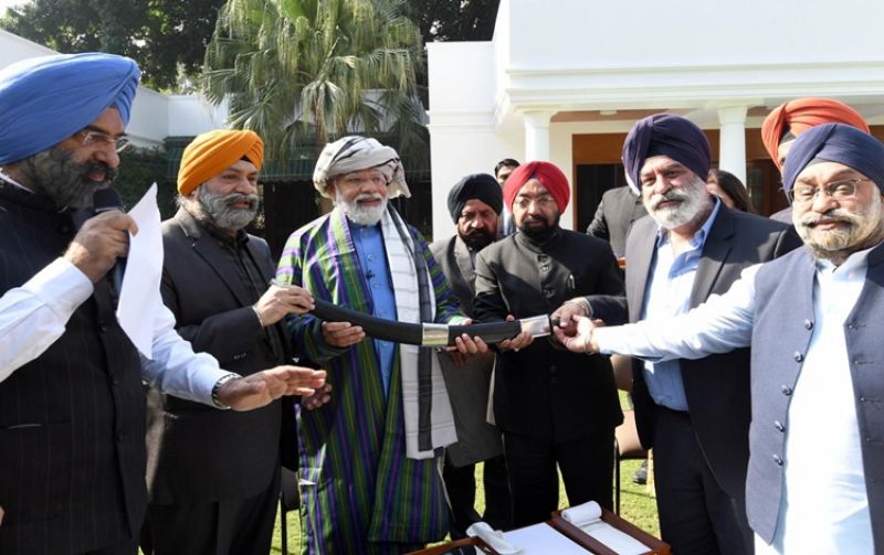 PM Modi meets Afghan Sikh-Hindu delegation at his residence