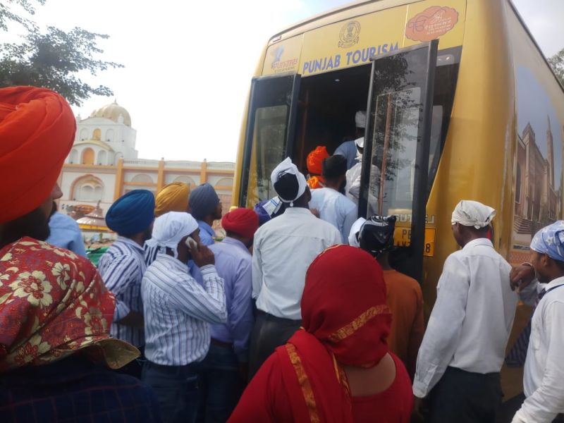 Special exhibition bus of tourism department educating pilgrims through photo, videos